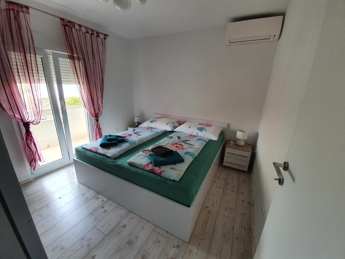 Apartmani Bozic-Tokic クルク エクステリア 写真