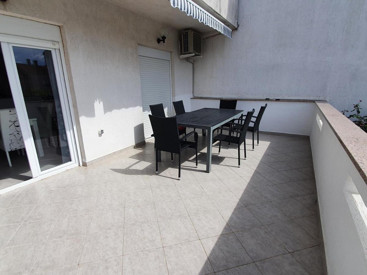 Apartmani Bozic-Tokic クルク エクステリア 写真